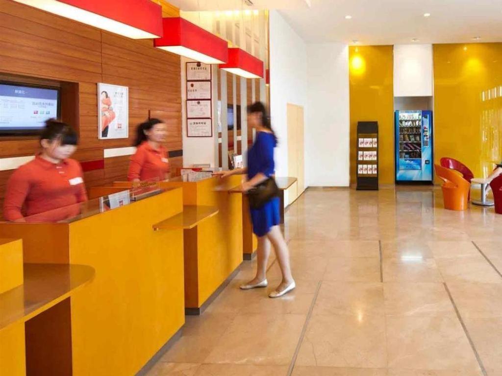Ibis Styles Wuhan Optics Valley Square Hotel Εξωτερικό φωτογραφία