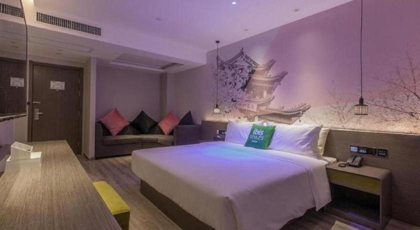 Ibis Styles Wuhan Optics Valley Square Hotel Εξωτερικό φωτογραφία